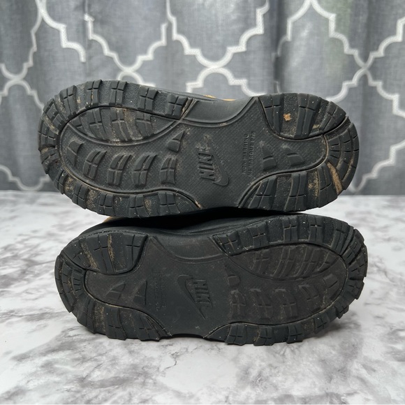 NIKE Manoa Wheat Black Little Kid Boots - Picture 2 of 8